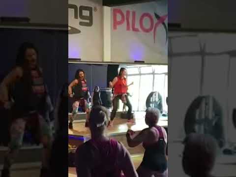 Let me see that booty bounce @Tujamo feat. @taiocruz #dancefitnessparty