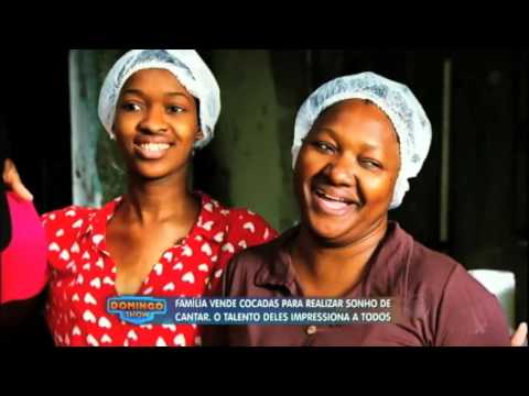 Família, de talento impressionante, vende cocada nas ruas