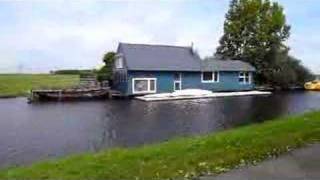 preview picture of video 'Broek in Waterland, August 2007 #2'