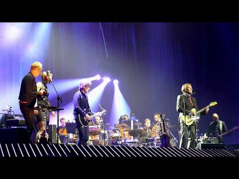 Joe Sumner Feat. Sting - Two Sisters Live at Symphonica in Rosso 2010