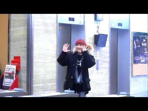 [fan cam] 121127 Sunggyu leaving Sukira