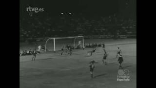 Peñarol 1961: Gol de Don "Pepe Sasia" al FC Barcelona España en el Torneo Ramón de Carranz