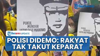 Mabes Polri Digeruduk Ratusan Mahasiswa UI, Spanduk Sindiran Terpajang 'Rakyat Tak Takut Keparat'