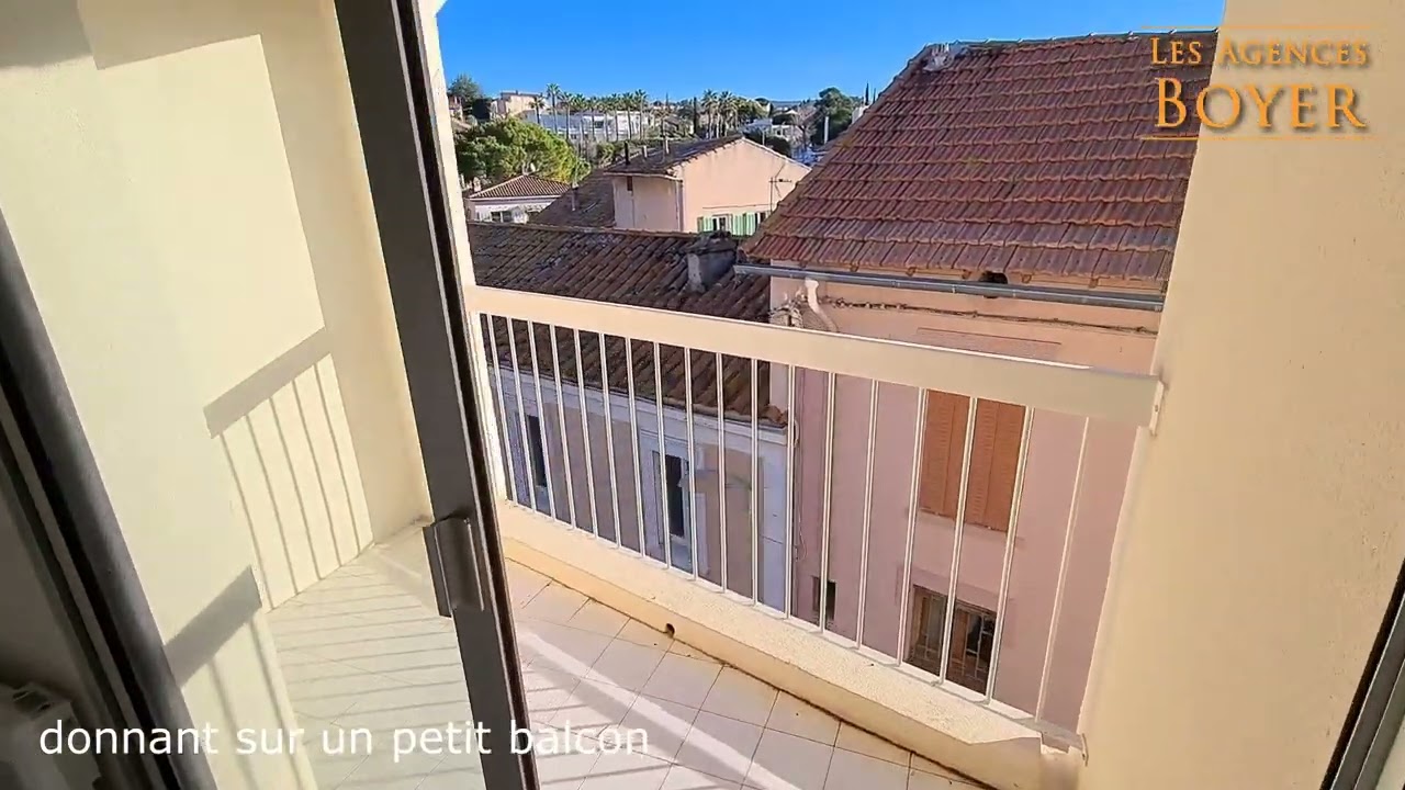 T2 CENTRE VILLE DERNIER ETAGE AVEC ASCENSEUR