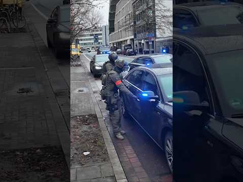 [SEK im Einsatz] Angeklagter wird nach Prozesstag in JVA verlegt #einsatz #sek #polizei #osnabrück