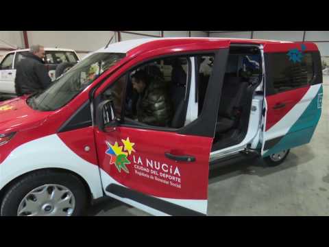 La Fundació Caixaltea dona una furgoneta para Servicios Sociales de La Nucía