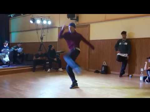 BBoy Simon says vs Bboy Deb at Kingdom Of Breaking aka SmoKing Jam 5 years Anniversary