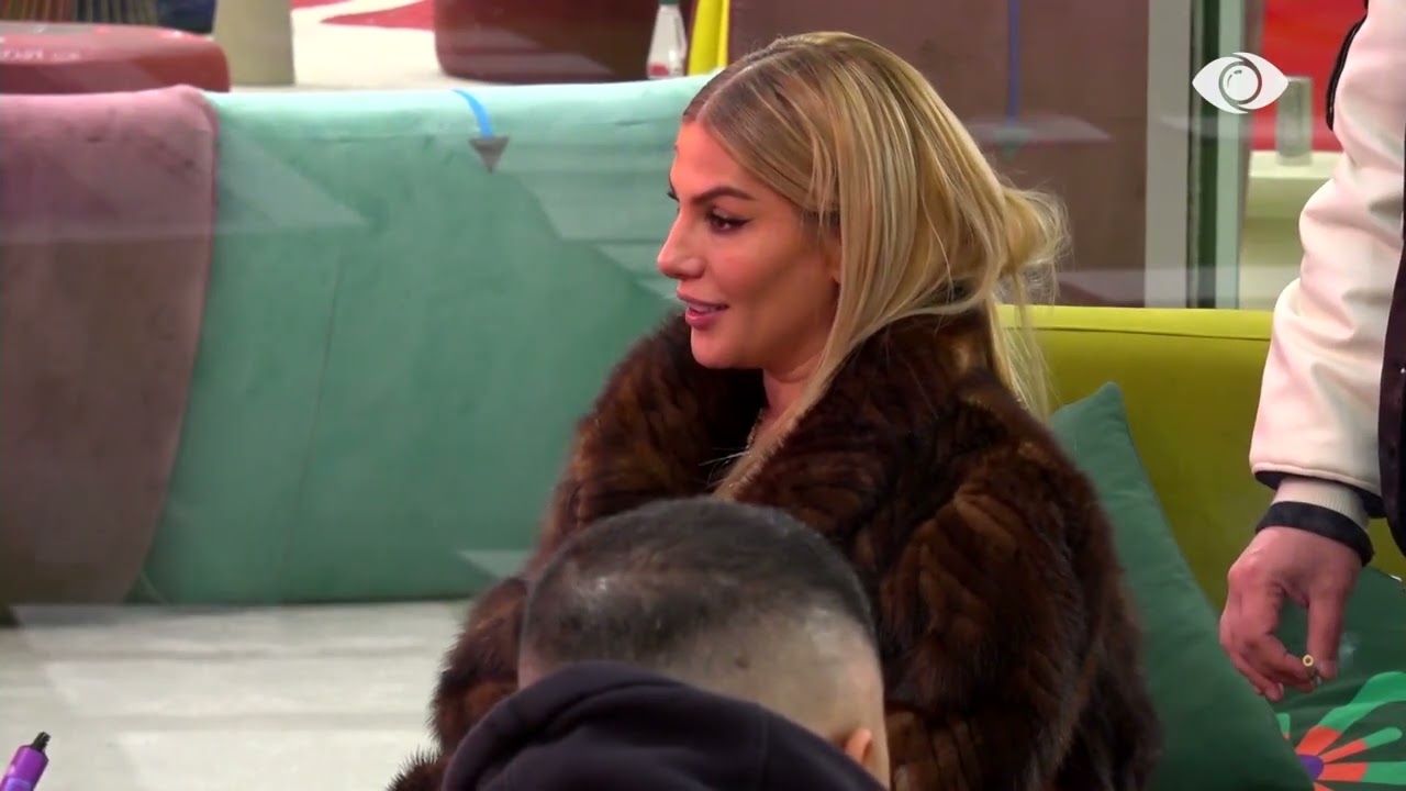 “Nuk dua të komunikoj me ty”/ Ledjona-Ilnisës: Femër e palumtur dhe boshe!