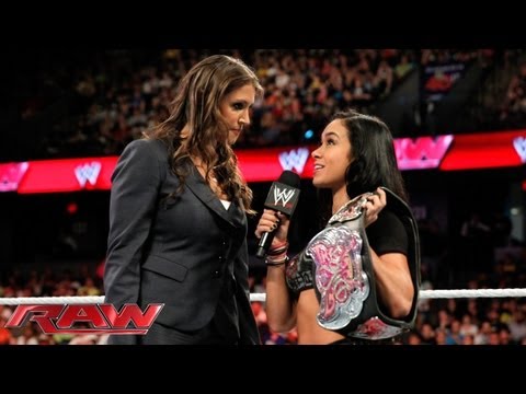 AJ Lee And Stephanie McMahon Address 2015 Tweet, Stephanie Says She Was Happy AJ Made The Tweet