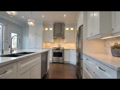 2524 Sunnyhurst Close - River Oaks, Oakville