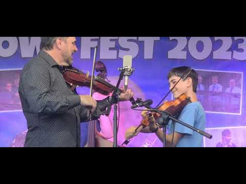 Jerusalem Ridge / Rickey Wasson and New South Reunion featuring Owen Hoops