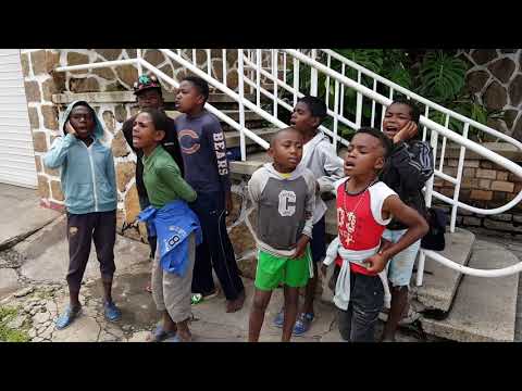 Na Miolakolaka Ho Aiza Ianao by Zaza Kanto (formerly The Underground Boys of Tana)