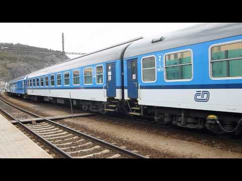 Odjezd vlaku R 610 Karlex ze stanice Ústí nad Labem hl.n.