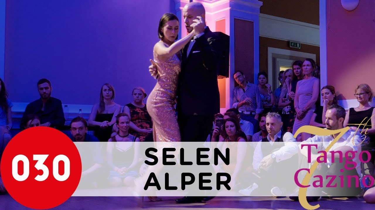 Selen Sürek and Alper Ergökmen – Maquillaje