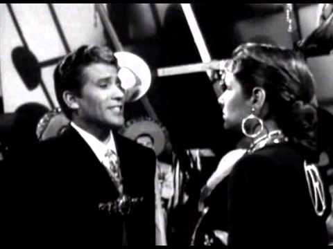 Miguel Aceves Mejía y Rosita Quintana (voz de Amalia Mendoza) -- A los cuatro vientos