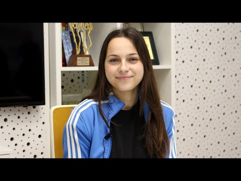 Елена Христова:  Искам да дарявам хората със светлина и обич