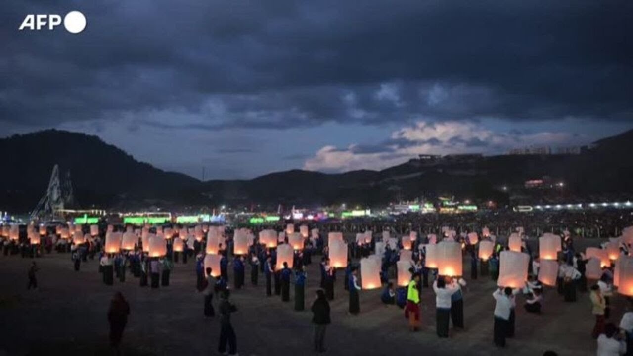 I cieli del Myanmar si illuminano per la fine della stagione delle piogge