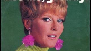 PETULA CLARK-"I COULDN'T LIVE WITHOUT YOUR LOVE"(LYRICS)