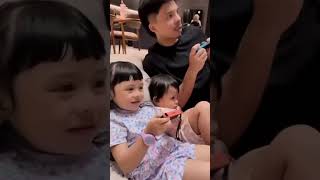 Download lagu LUCKILY AMEENA ISN'T ANGRY WHEN AZURA KNOCKED HER EYES #ameena #azura #attahalilintar mp3