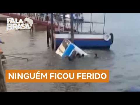 Ônibus cai em rio durante manobra em Barcarena (PA)