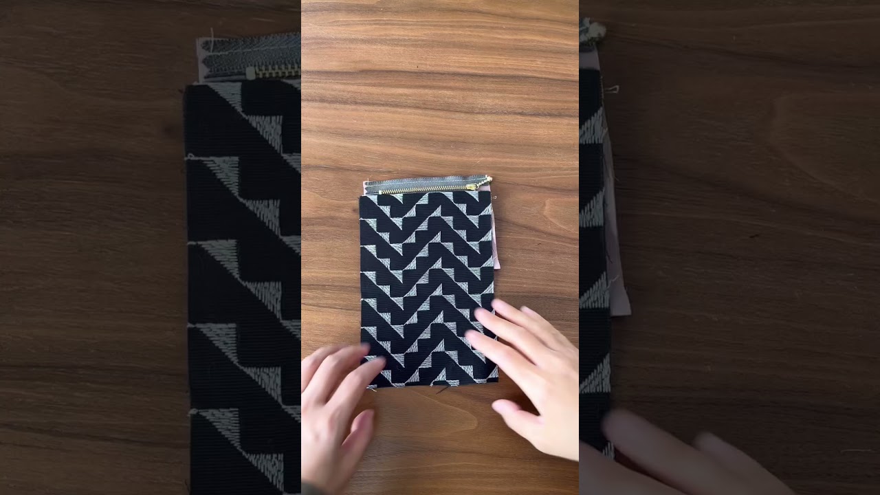 バッグにつけられるストラップ付き　小さな膨らむポーチの作り方【How to make a mini puffy pouch】sewing DIY #shorts