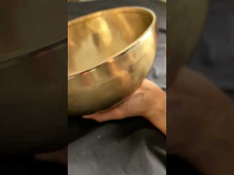 [A185] Hand Carved Bowl singing bowl, ⌀26.1cm / 2000g, 🔽 C#3 + 5c (139 Hz) ⭐️, 🔼 G#4 + 45c (412 Hz) — VAYU sounds