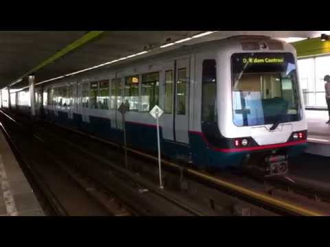 RET Metro Type B richting Rotterdam Centraal & Type RSG3 richting Slinge op Zuidplein