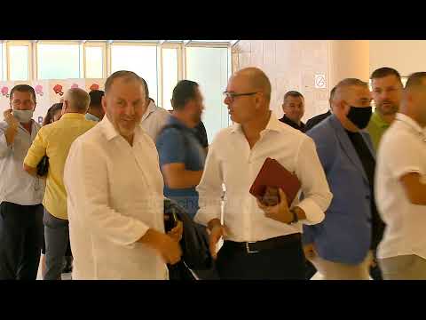 Top Channel/ Kryesia e PS, humbet Xhafaj. Më e votuara është Belinda Balluku