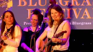 Della Mae "Turtle Dove" February 18, 2017 Joe Val Bluegrass Festival Framingham, MA