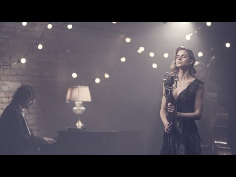 Nela Pocisková - Jeden šansón o dvoch umývadlách