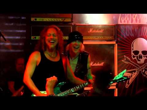Blackout (Scorpions) - Michael Schenker w/Kirk Hammett (Metallica) at Rockbar (San Jose) 5/3/2015