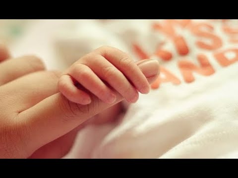 Kur lind gruaja, nuk duhet të dali nga shtëpia për 6 javë, 6 ditë, 6 orë, 6 minuta dhe 6 sekonda?