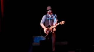 Todd Snider in Asheville, NC singing part of Corpus Christi Bay