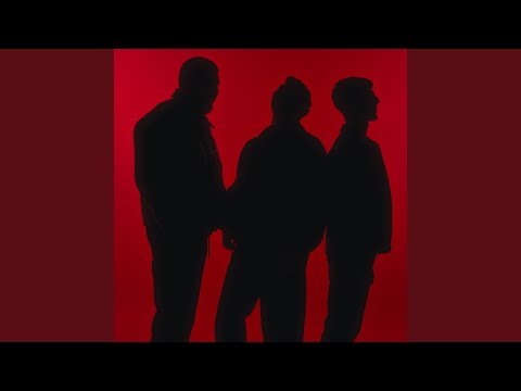 Video thumbnail for Mamagama - Run With U (Traduction française)