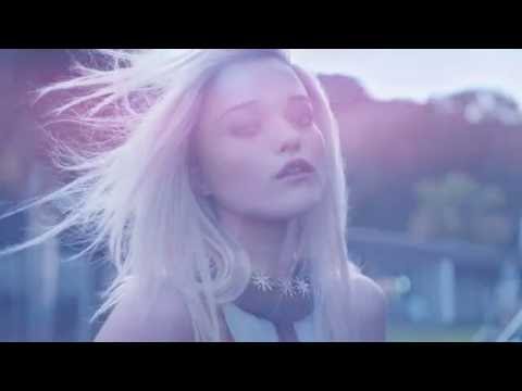 download lagu mp3 mp4 Jimmy Choo No Brasil, download lagu Jimmy Choo No Brasil gratis, unduh video klip Jimmy Choo No Brasil