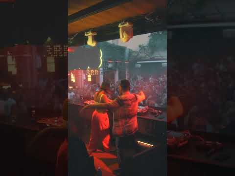 Juarez b2b Roxy Delgado al mando bailando con la gente at SUNLIT Open-Air @ La Terrrazza Barcelona
