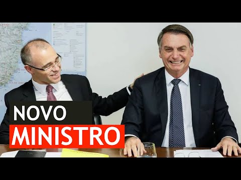 Bolsonaro nomeia André Mendonça para a Justiça e Ramagem para a PF