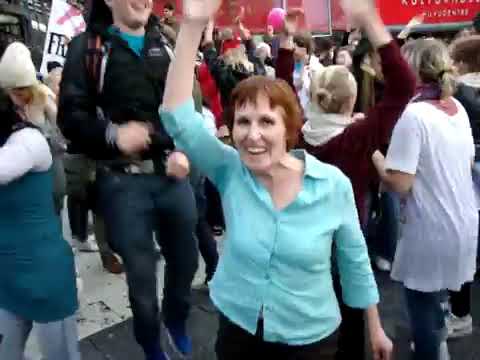 Dansa för kärlek-rösta för kärlek! Dance for love-vote for love!