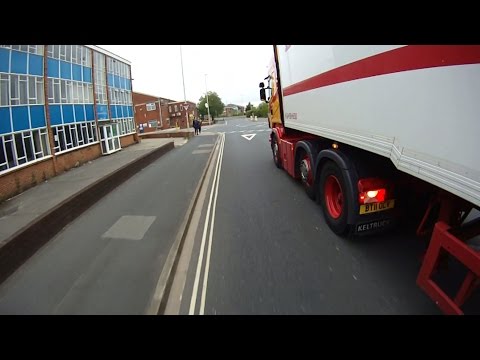 BT11OCV - Two Encounters With Same Bedworth Haulage HGV