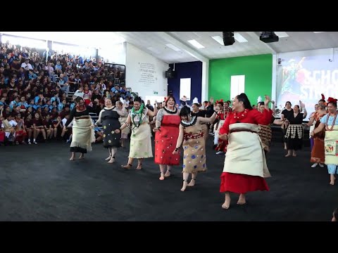 TONGAN LANGUAGE WEEK STAFF PERFORMANCE