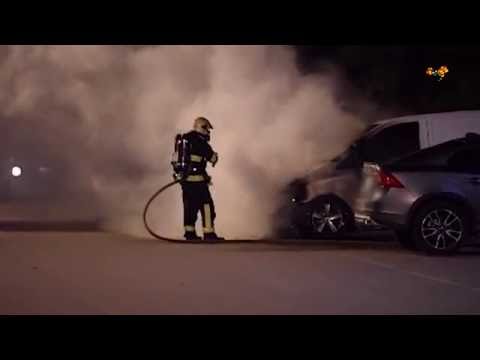 Våg av bilbränder och skolgårdsbränder