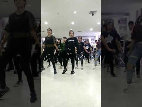 พี่เพลงเรียนเต้น cover Black Dress #clc (selected group)#ep.2