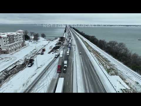 1-31-2023 Rockwall, TX Hundreds of cars and semis stranded from from winter storm
