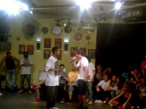 MC cotto disfruta sus 40 segundos en el micro (cba style)