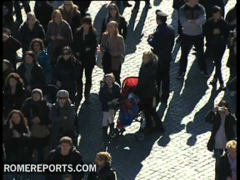 El Papa pide a los católicos que demuestren su fe con palabras y con hechos