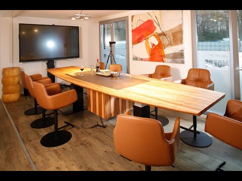 4 Meter höhenverstellbarer Konferenztisch mit unsichtbarem Kochfeld unter der Keramikplatte