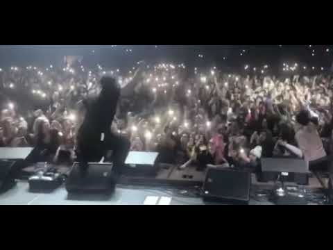 Juice WRLD Pays Tribute to XXXTentacion by Performing “TAKE A STEP BACK”