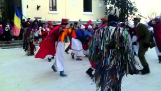 preview picture of video 'Parada formatiilor de datini si obiceiuri de iarna Dorohoi - Banda Ghilea'