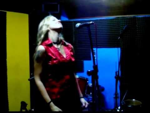 Juliana Novo singing Heart - Alone