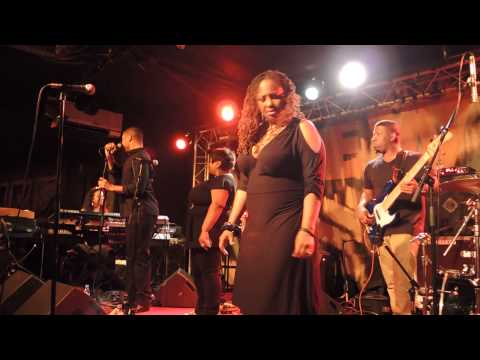 LALAH HATHAWAY: INTRO by Eric "Pikfunk" SMITH & Sam BLUE + "Summertime" @ NEW MORNING 16 NOV 2012
